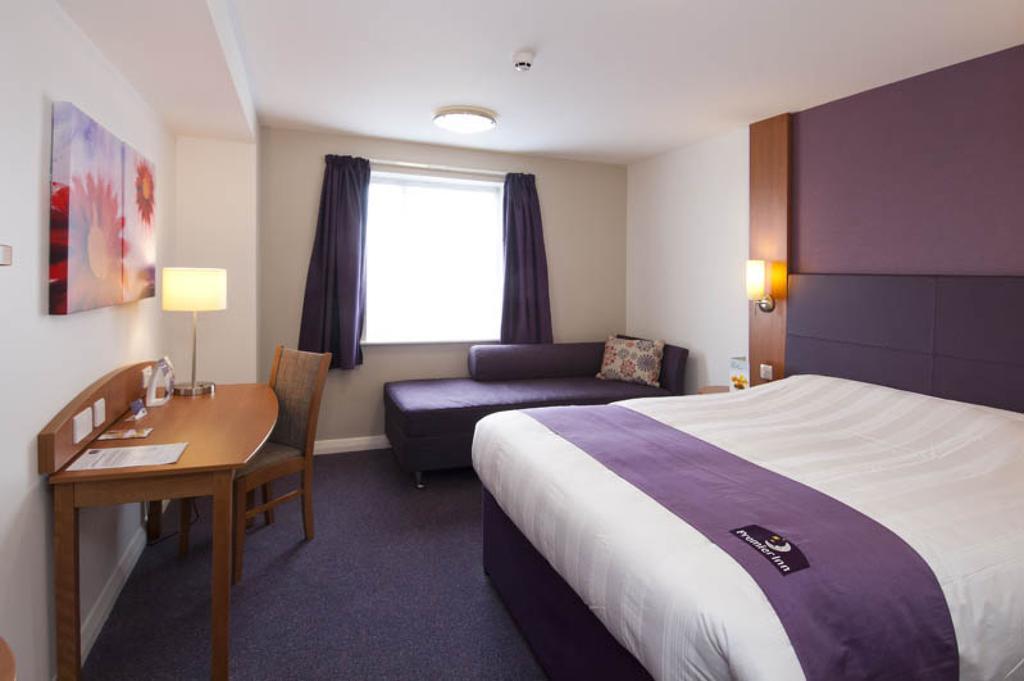 Premier Inn Falkirk East Δωμάτιο φωτογραφία