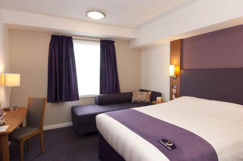 Premier Inn Falkirk East Δωμάτιο φωτογραφία