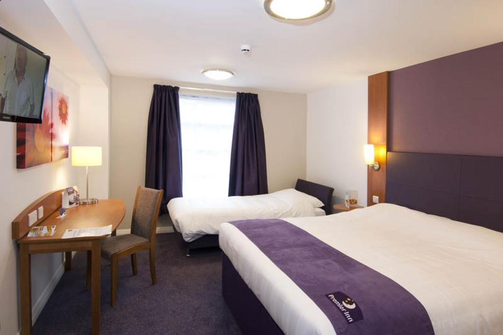 Premier Inn Falkirk East Δωμάτιο φωτογραφία